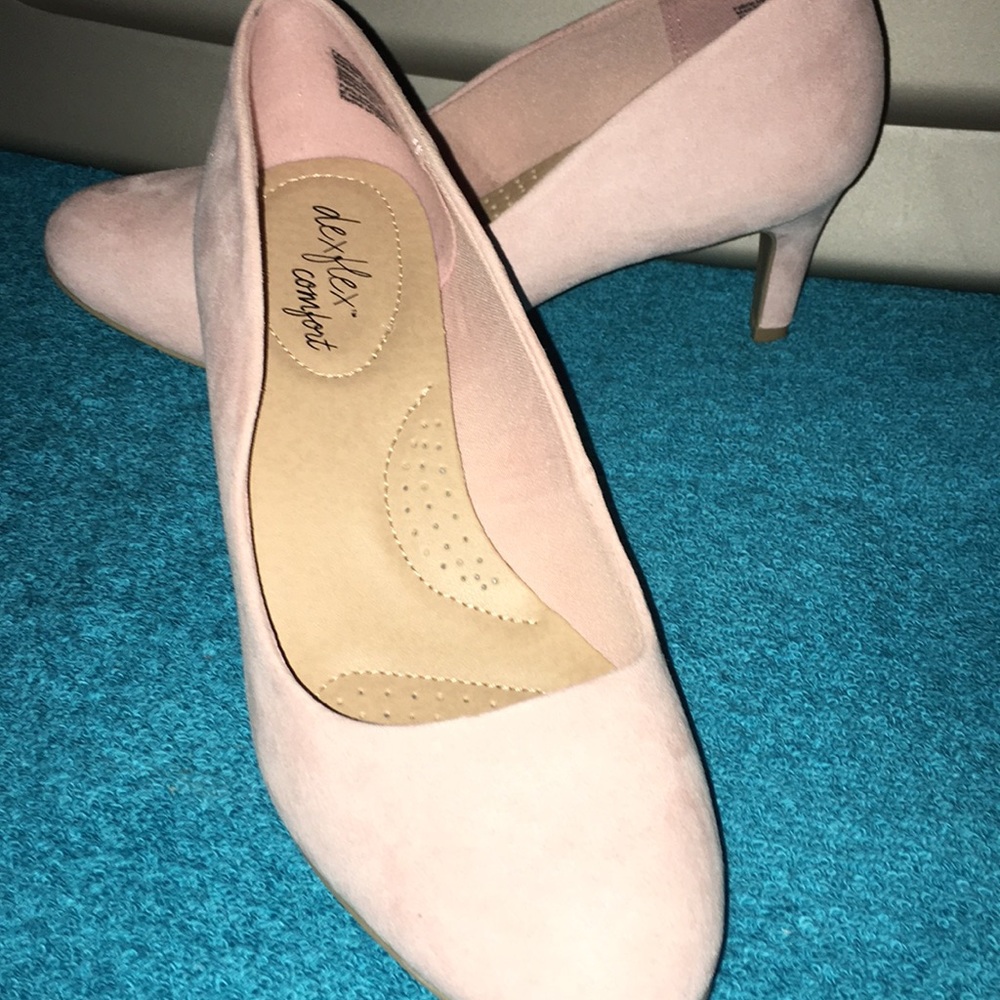 ❤️❤️ Super cute shoes NWT comfortable Pink Shoes - Picture 2 of 6